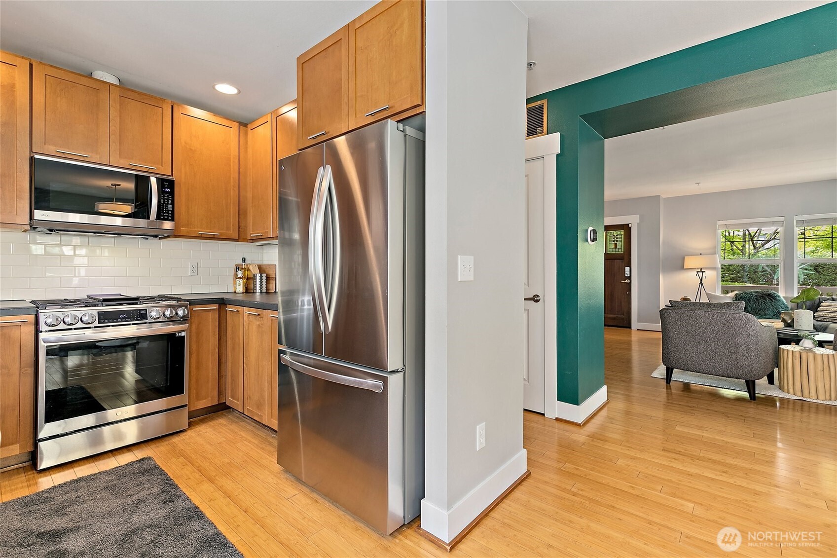 3253 SW Raymond Street