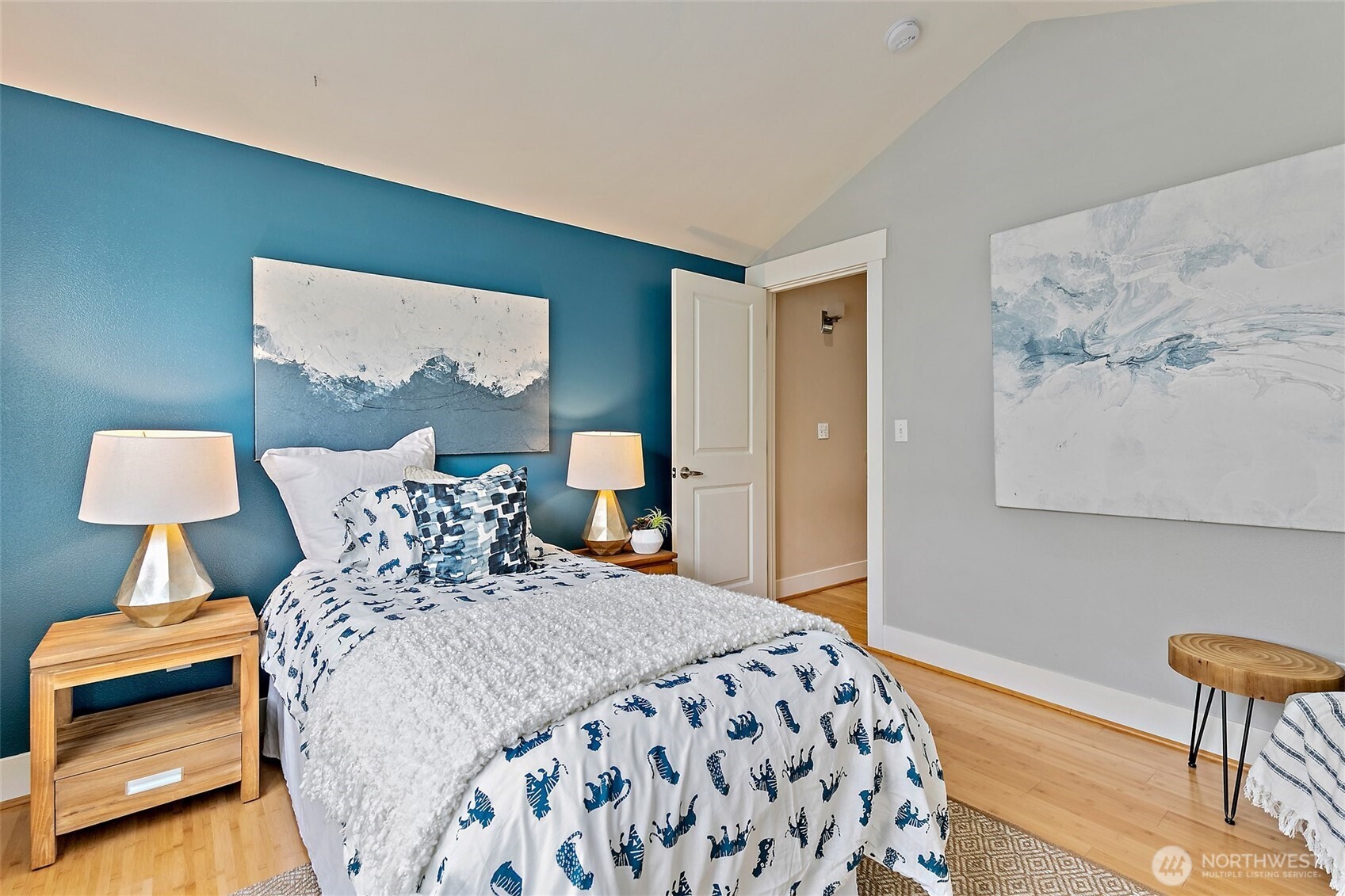 3253 SW Raymond Street