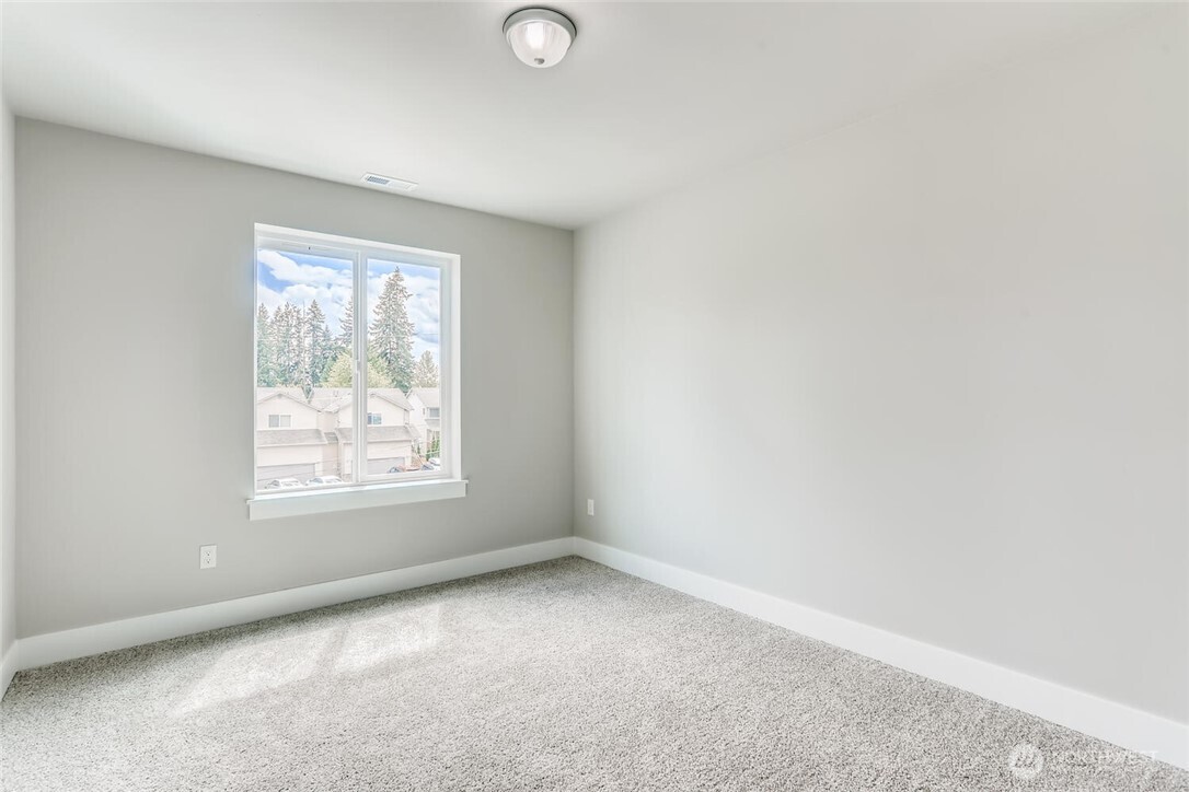 411 205th Street SW Unit: B