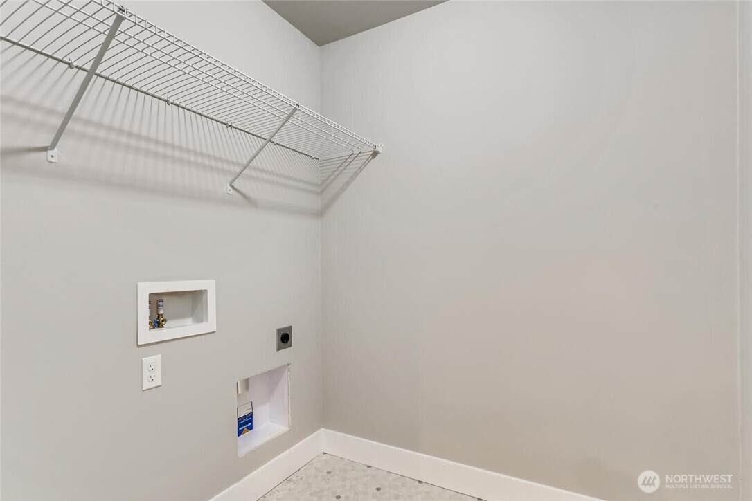 411 205th Street SW Unit: B
