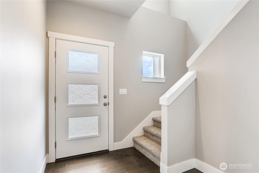 411 205th Street SW Unit: B