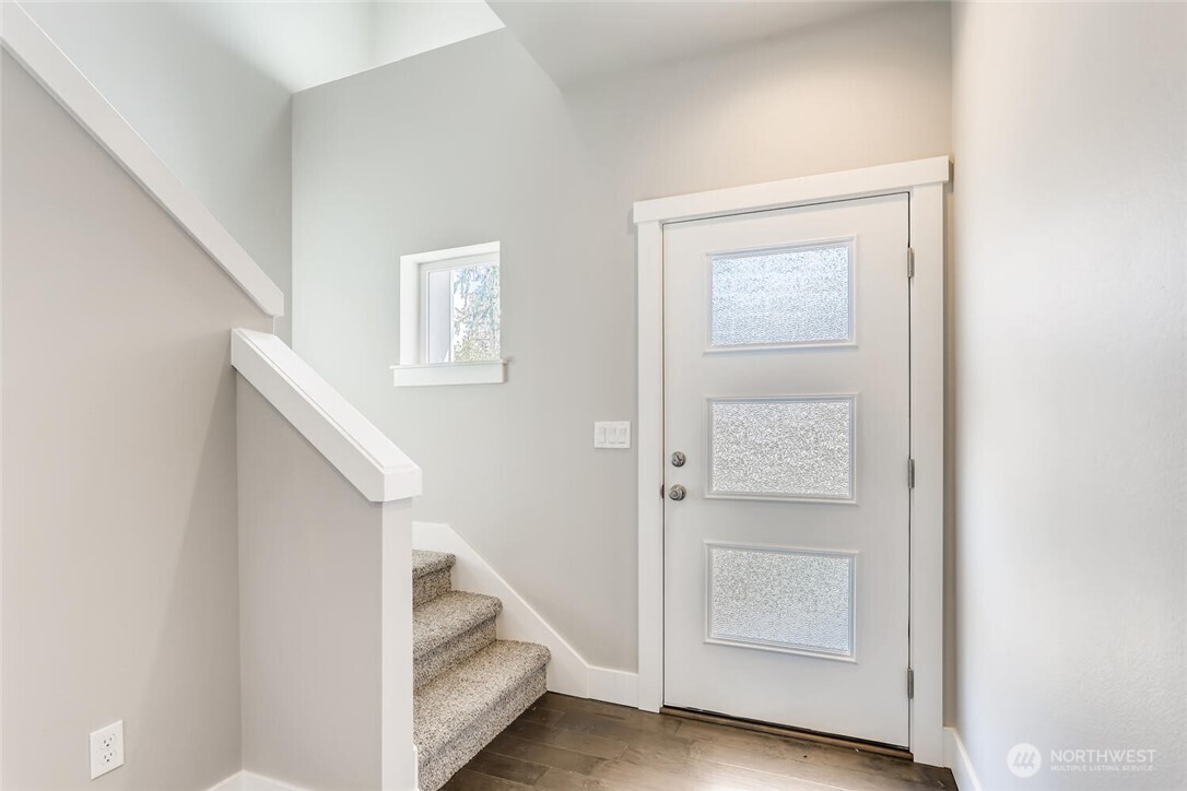 411 205th Street SW Unit: B