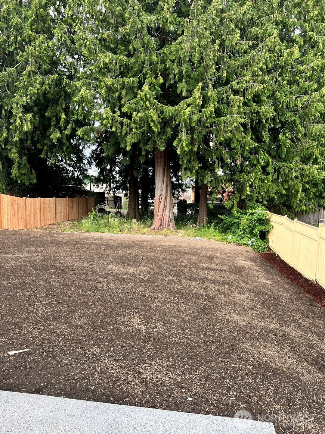 411 205th Street SW Unit: B