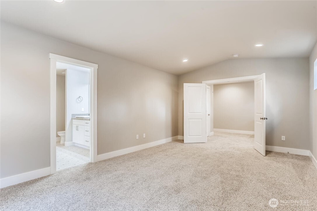 411 205th Street SW Unit: B