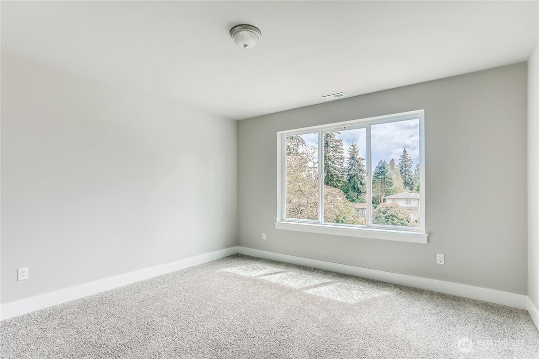 411 205th Street SW Unit: B