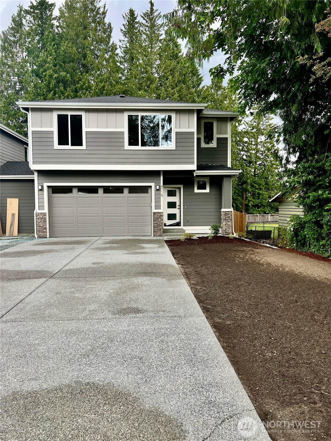 411 205th Street SW Unit: B