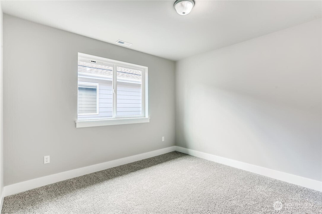 411 205th Street SW Unit: B