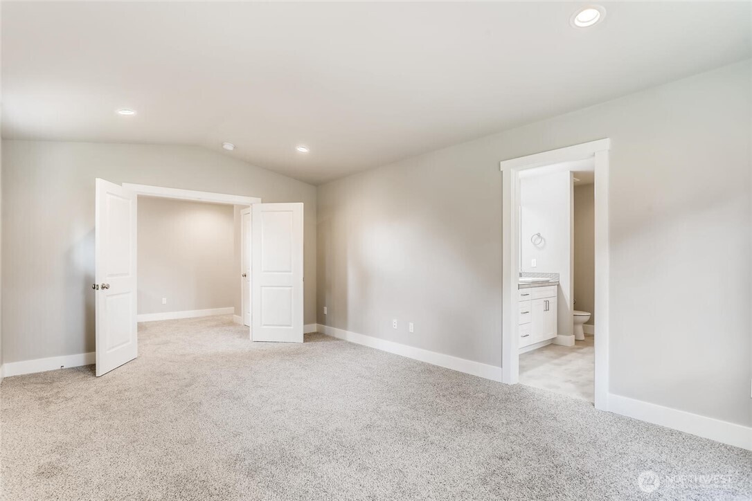 411 205th Street SW Unit: B