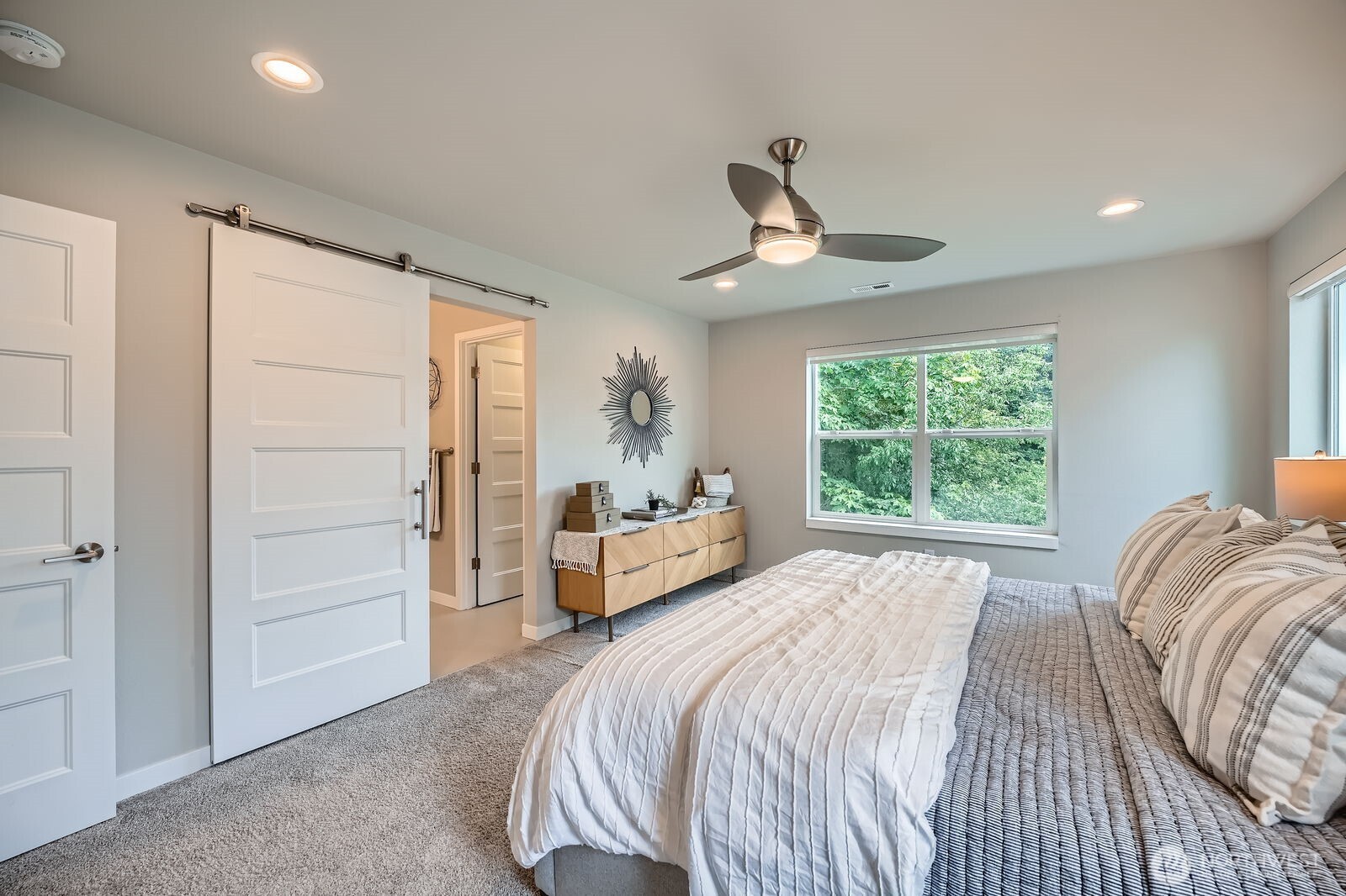 9738 Lindsay Place S