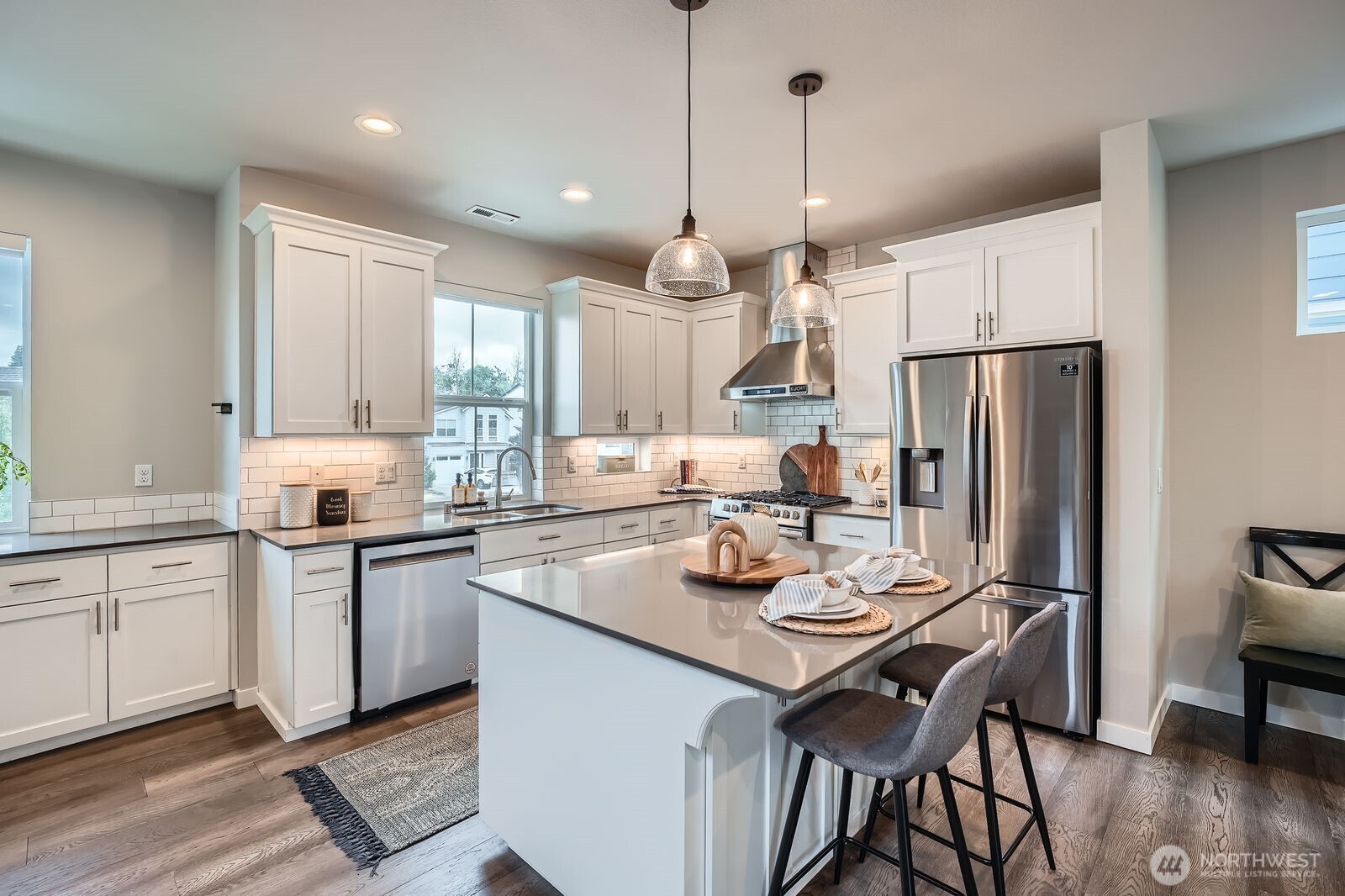 9738 Lindsay Place S