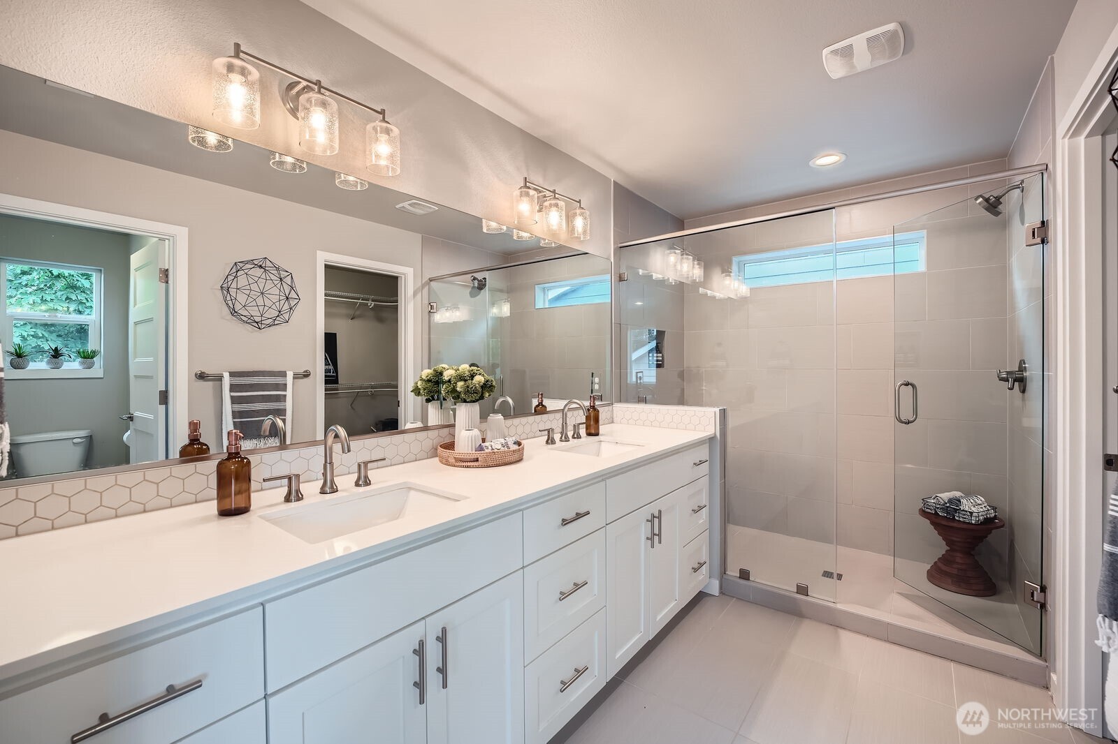 9738 Lindsay Place S