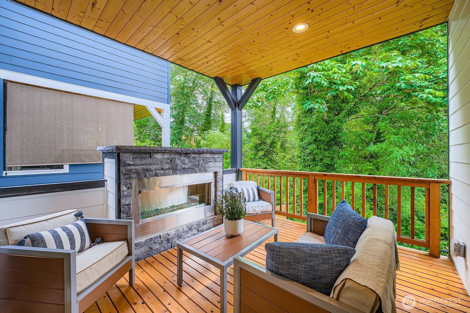 9738 Lindsay Place S