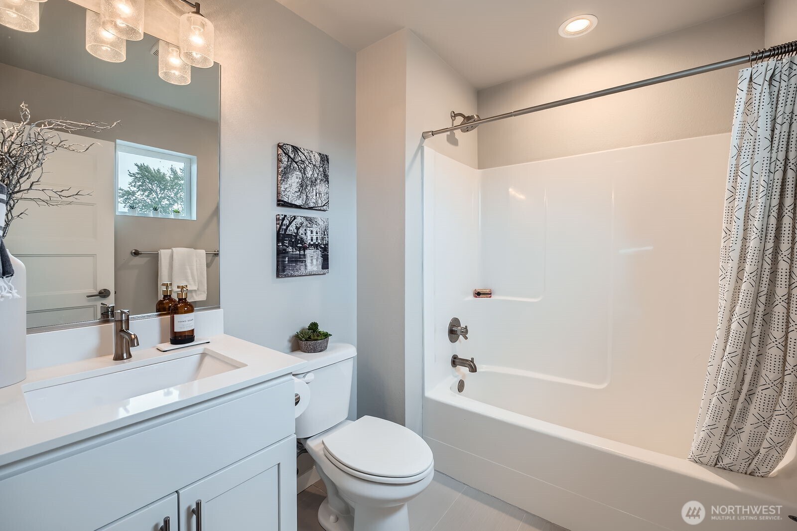 9738 Lindsay Place S