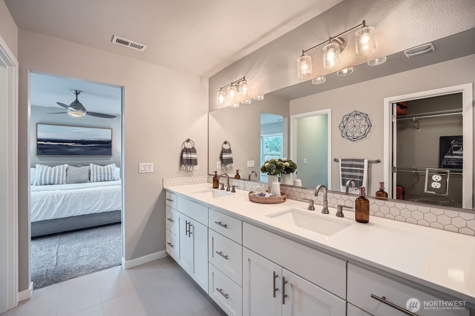 9738 Lindsay Place S