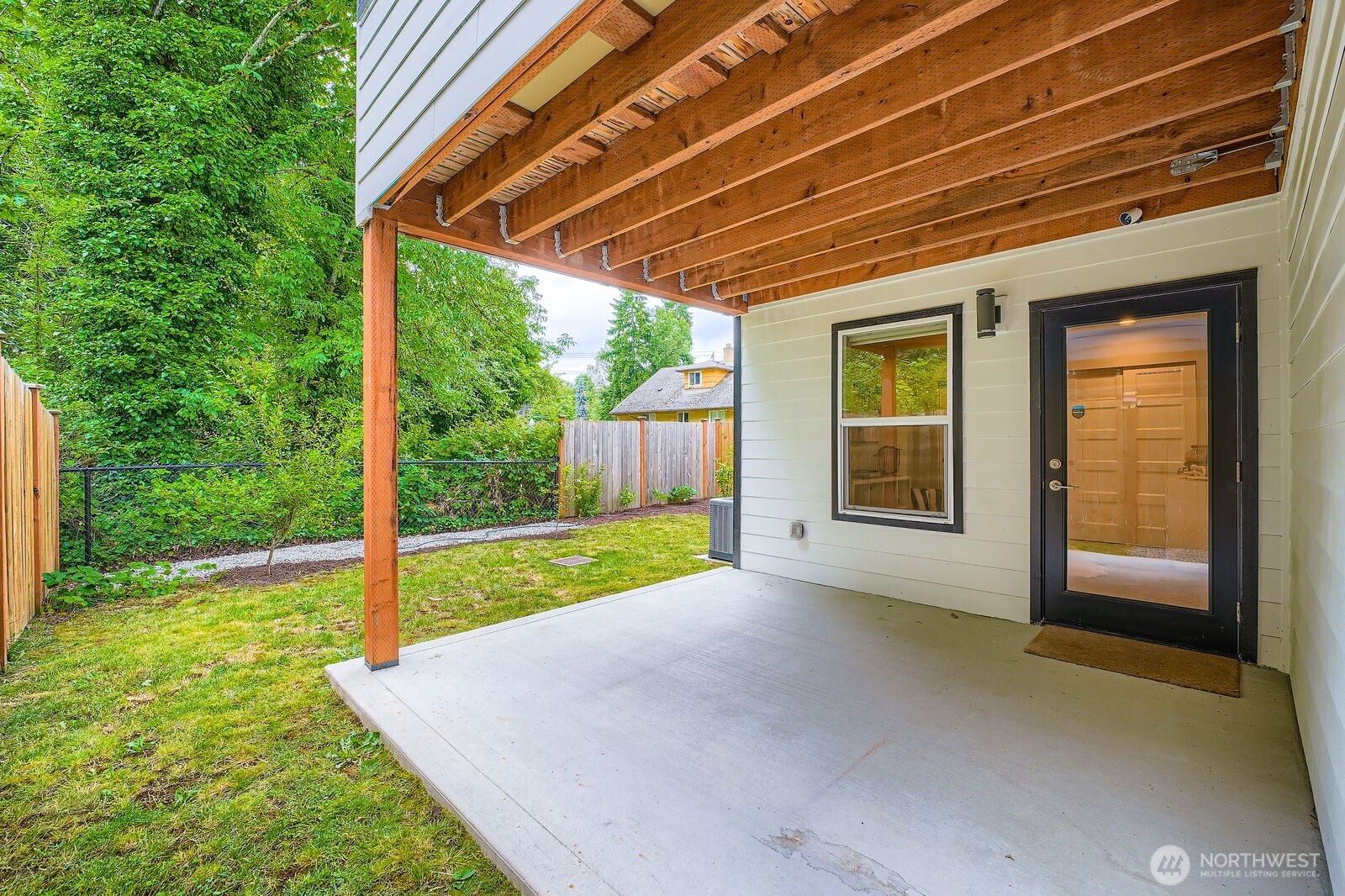 9738 Lindsay Place S