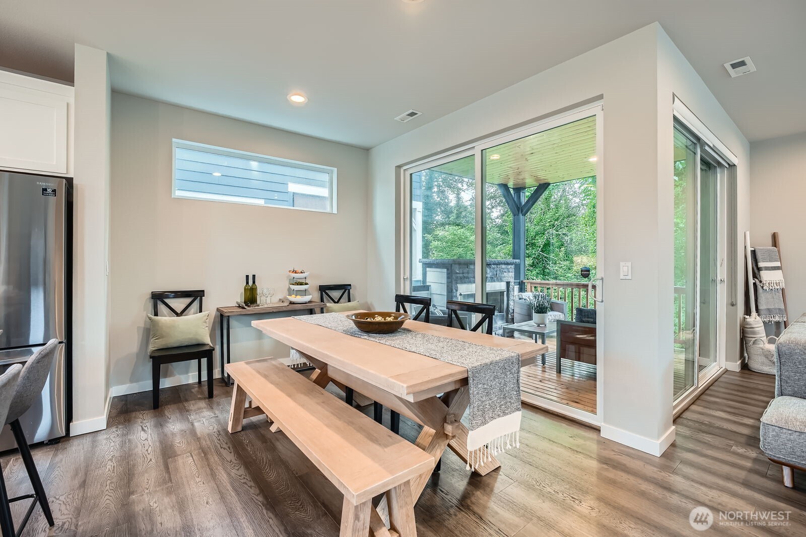 9738 Lindsay Place S