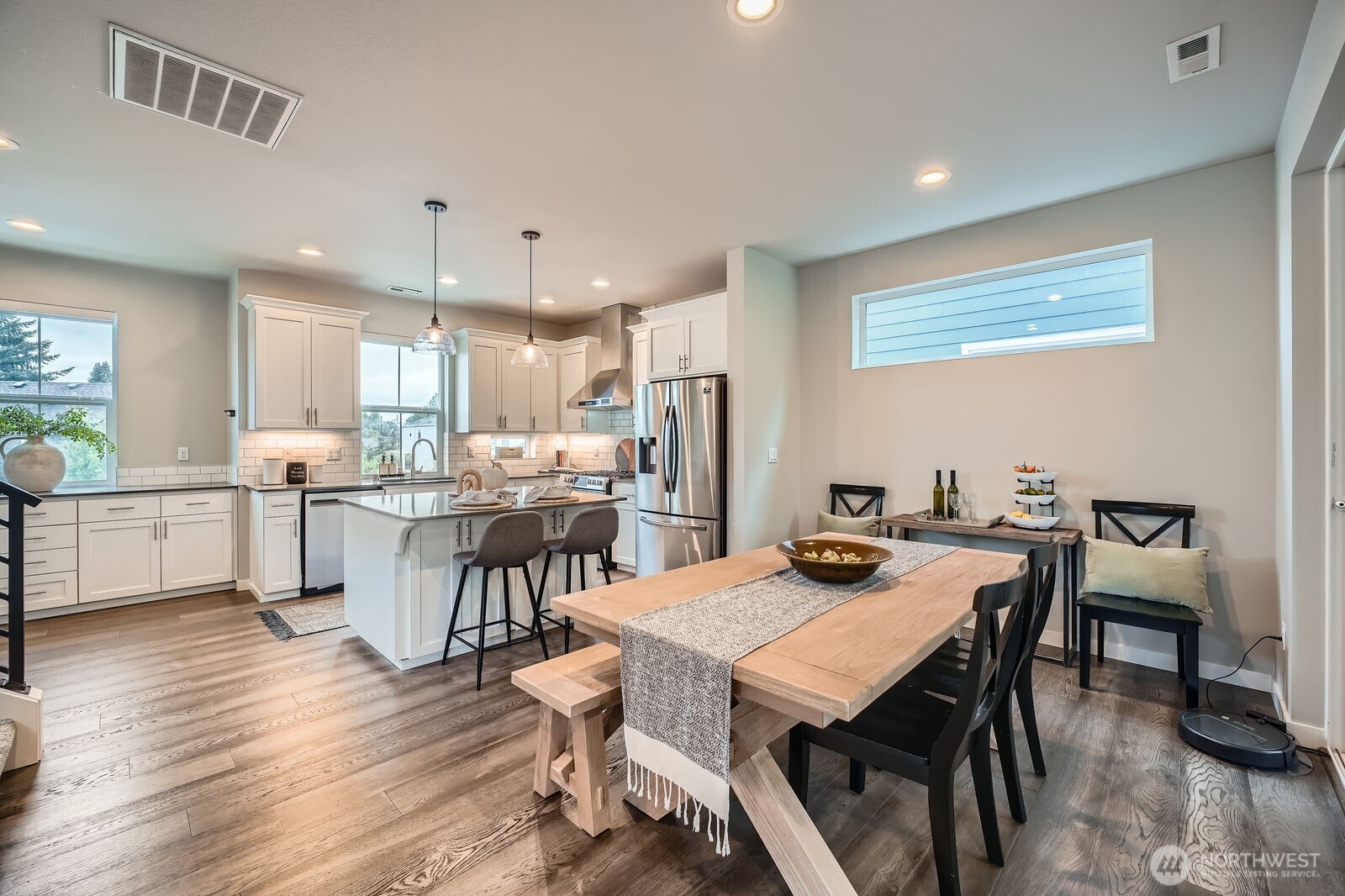 9738 Lindsay Place S