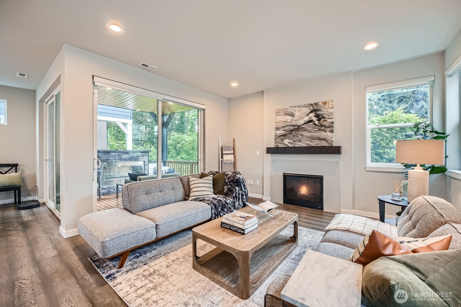 9738 Lindsay Place S