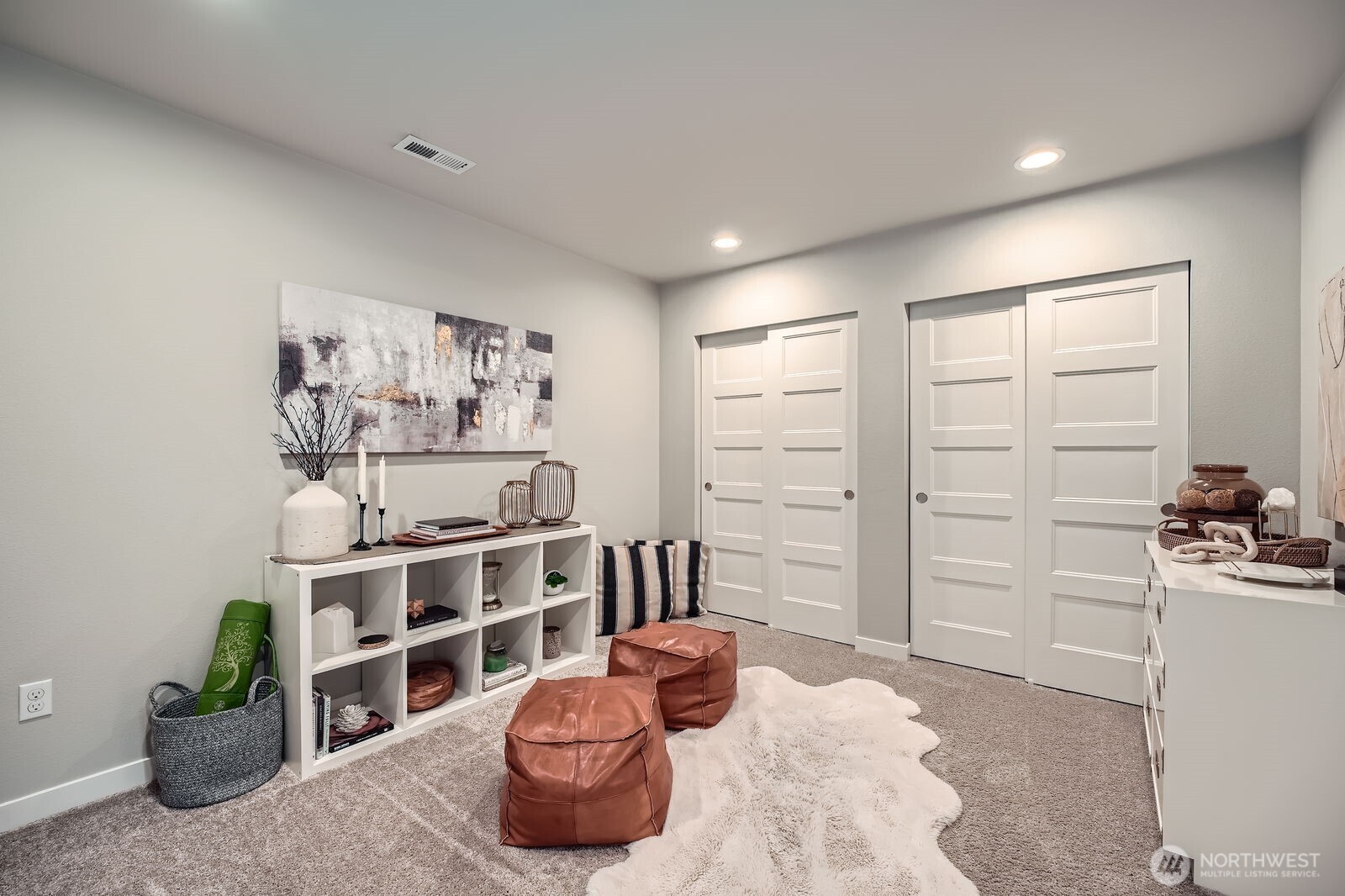 9738 Lindsay Place S