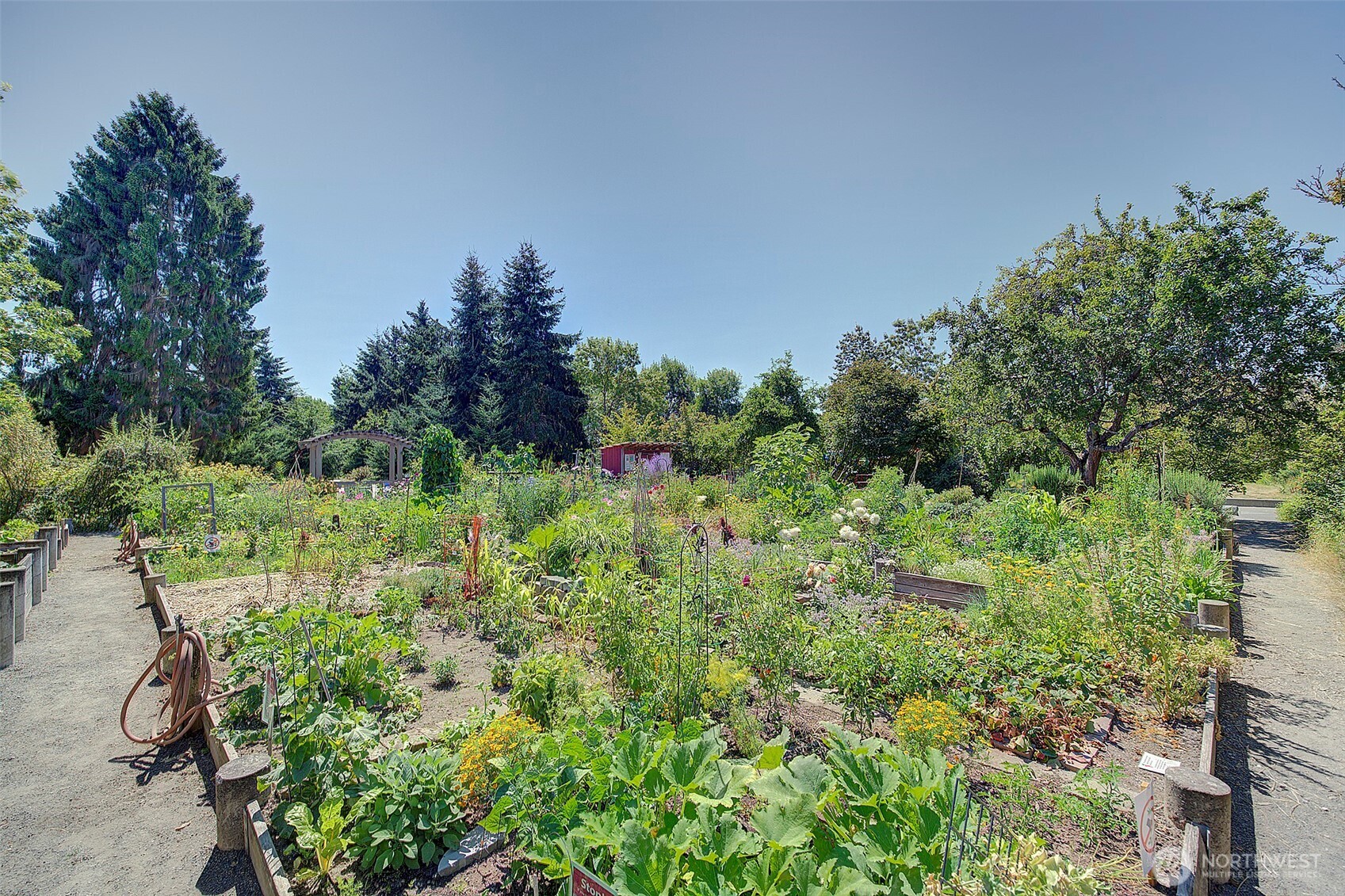 747 N 89th