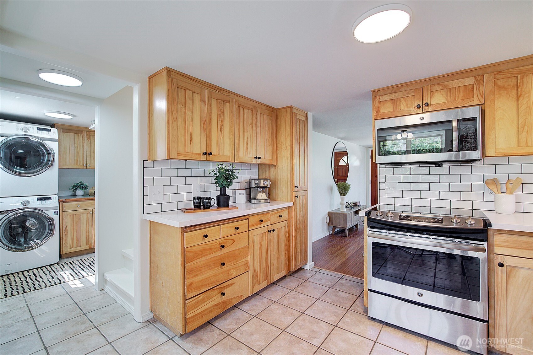 747 N 89th