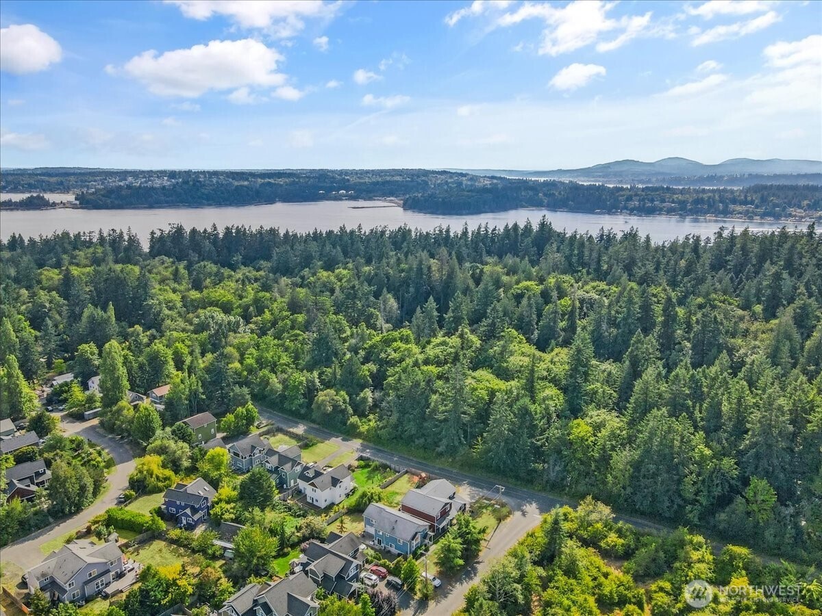 9774 NE Kitsap Street