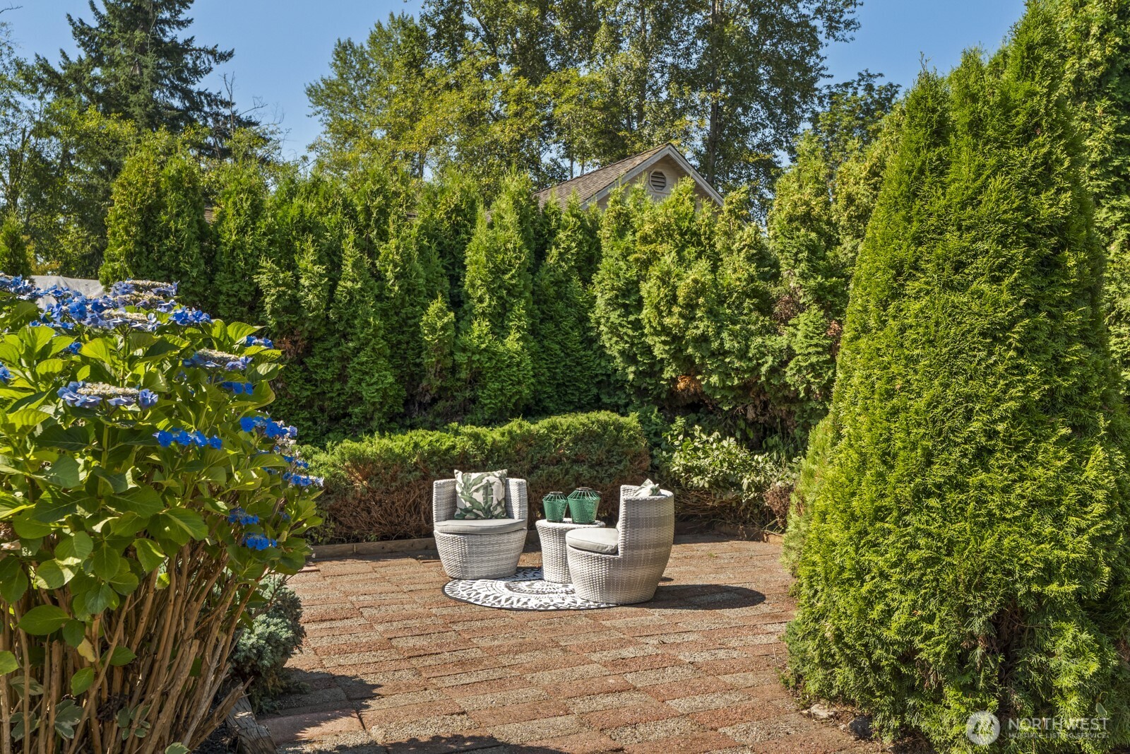 5925 NE 201st Street