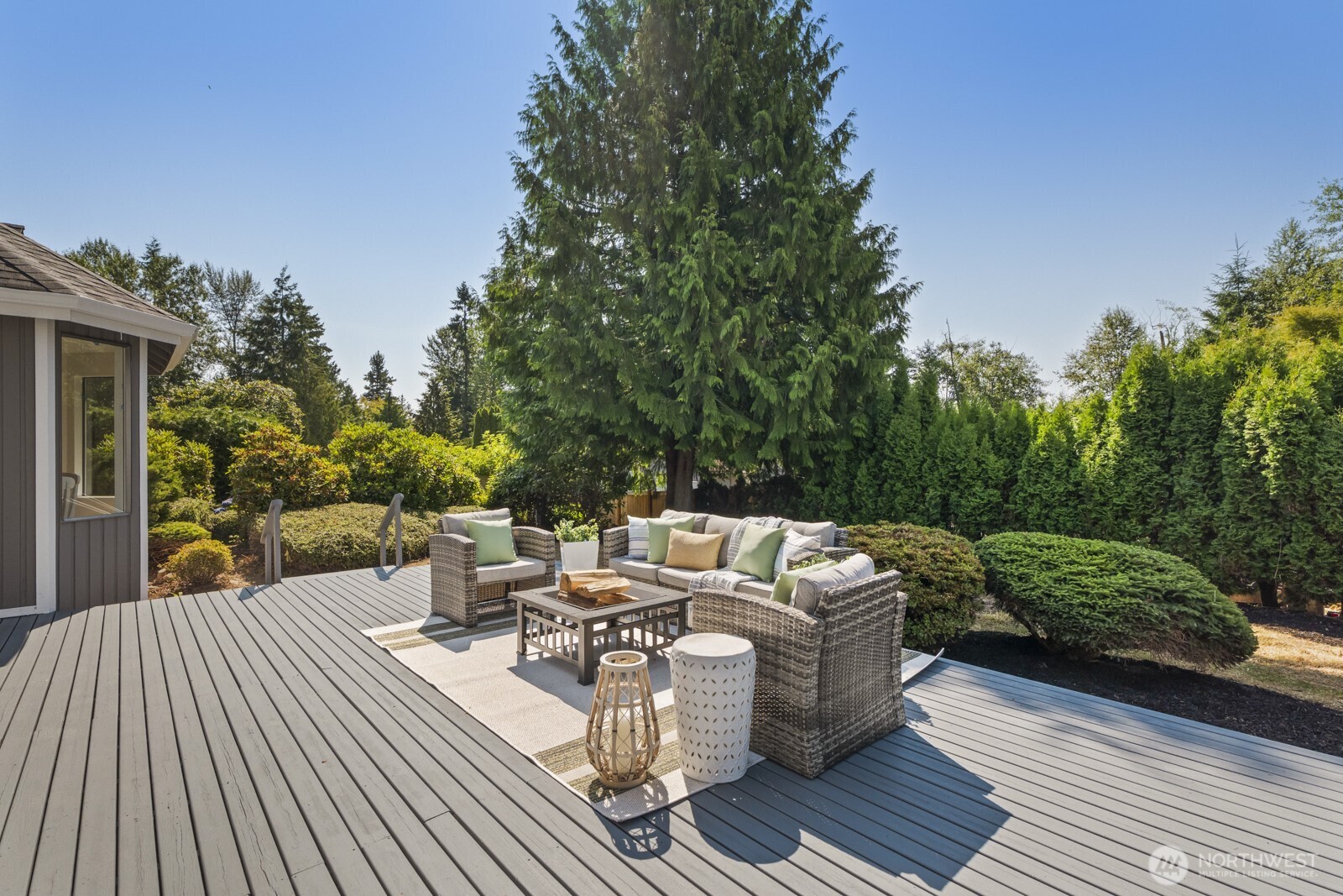 5925 NE 201st Street