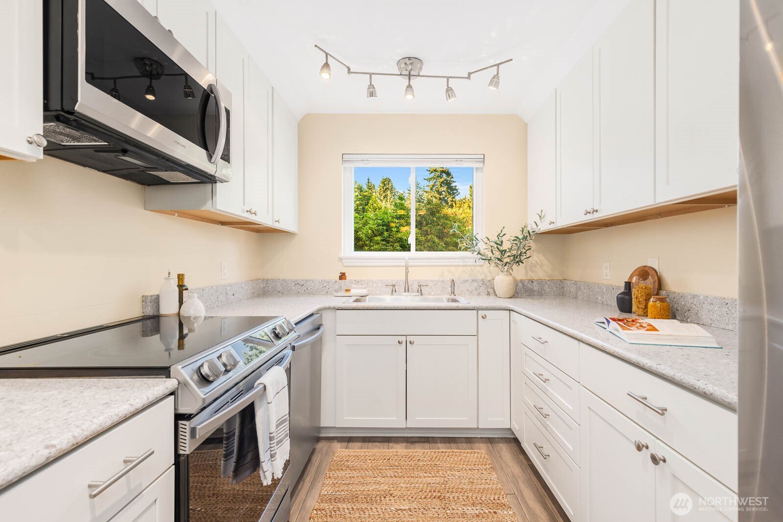 13279 15th Avenue NE Unit: B-20