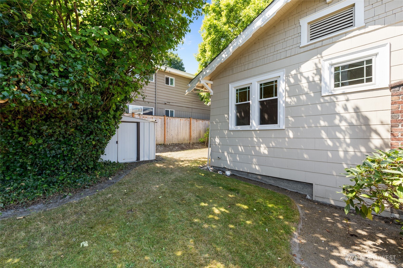 307 W Dravus Street