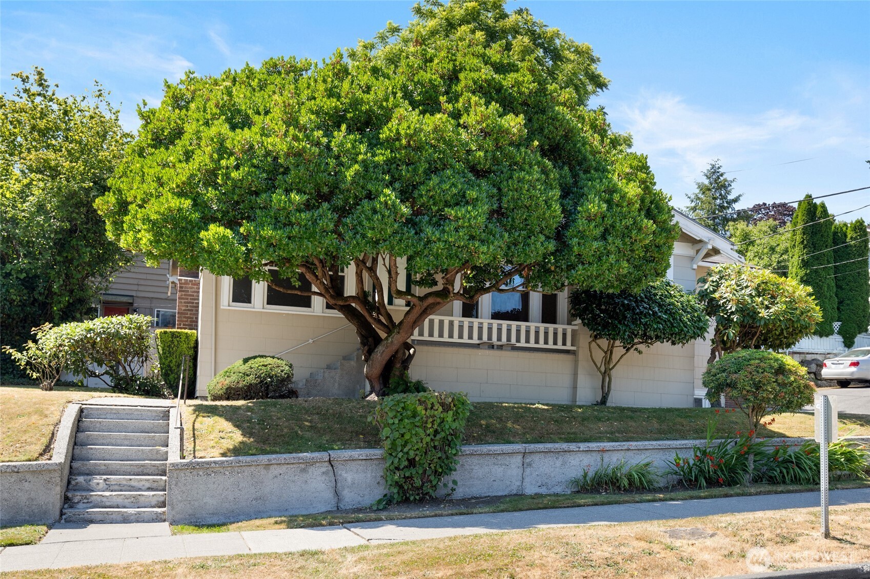 307 W Dravus Street