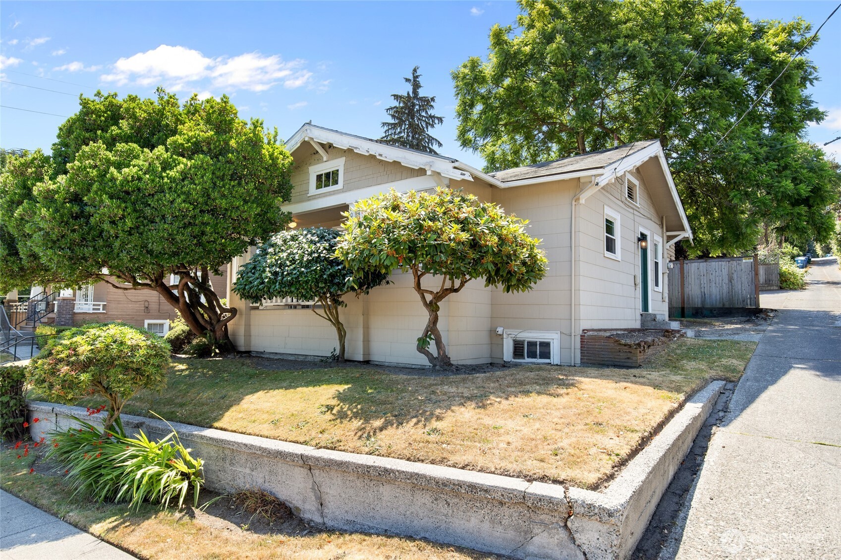 307 W Dravus Street