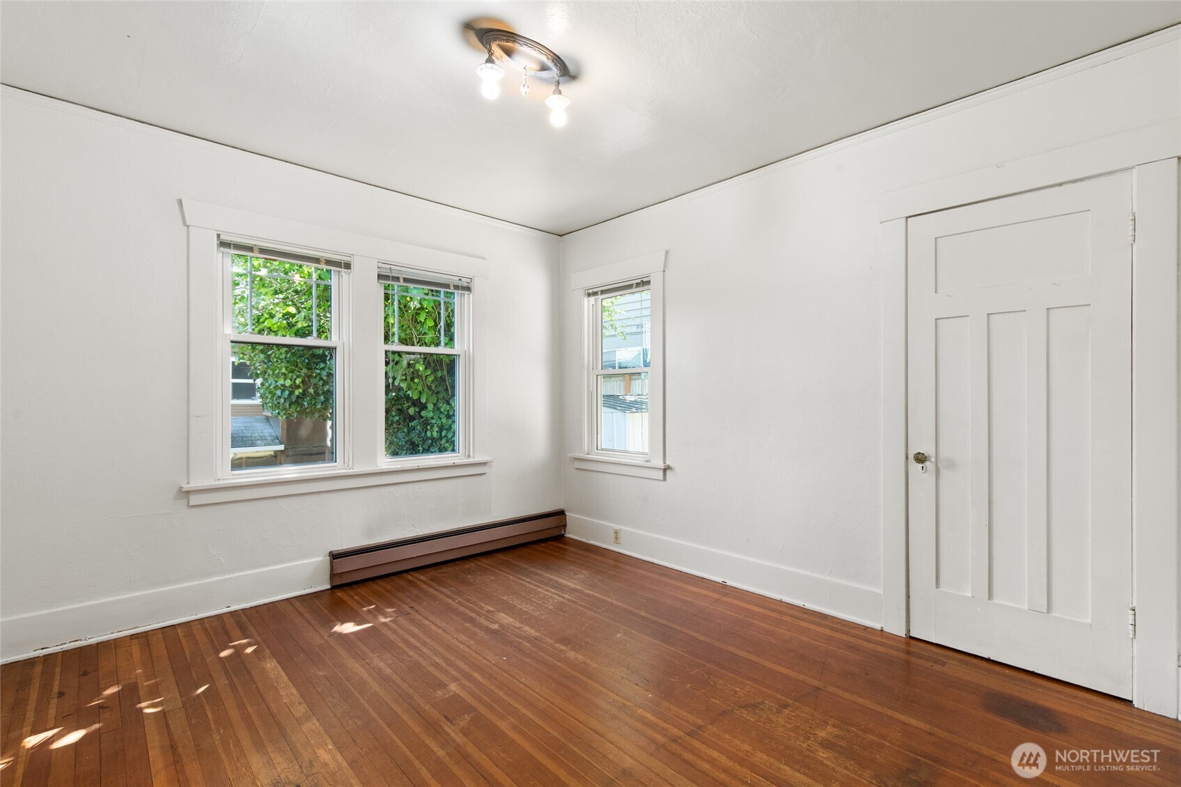 307 W Dravus Street
