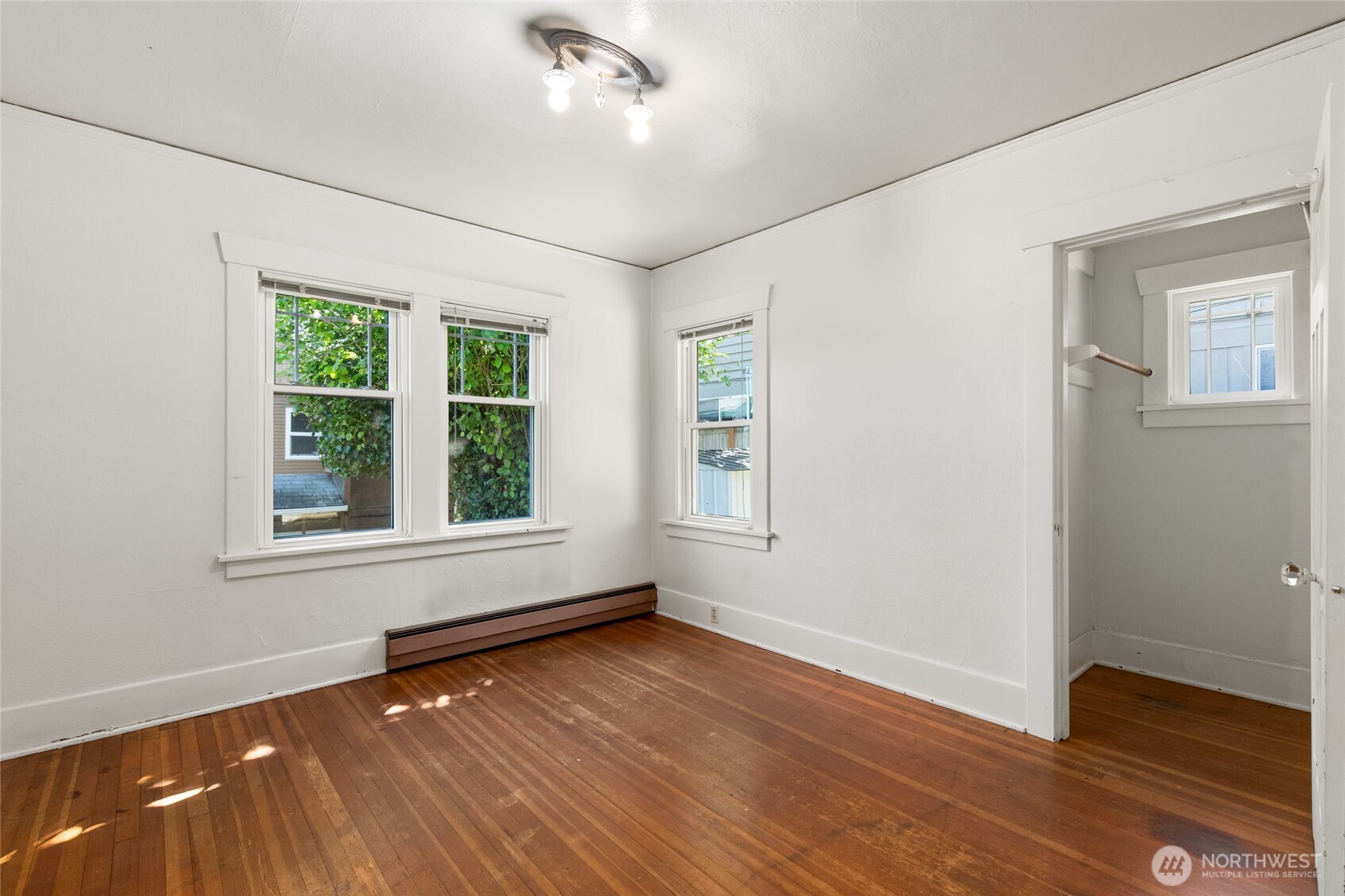 307 W Dravus Street