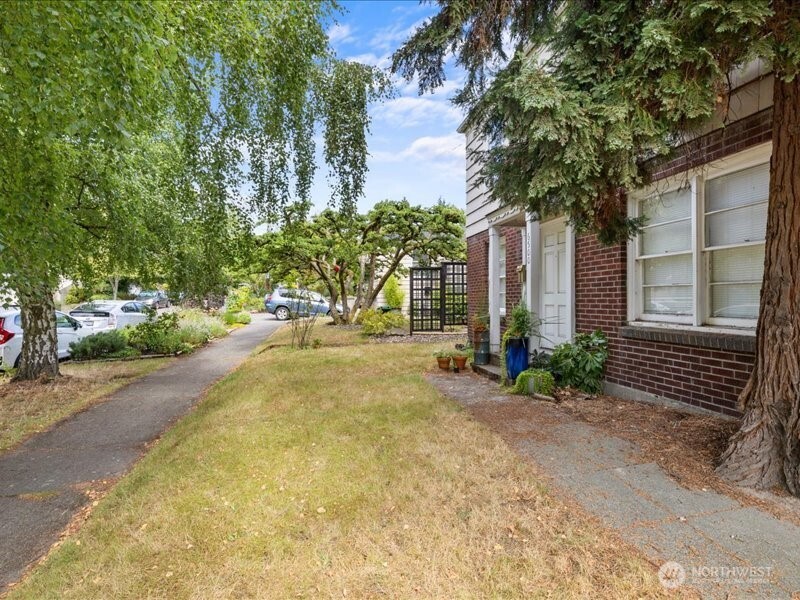 1902 NE 65th Street