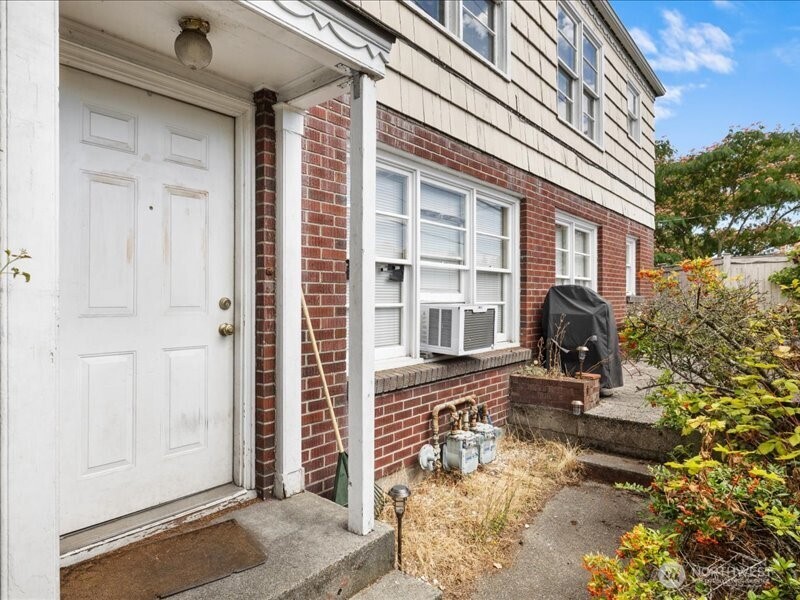 1902 NE 65th Street