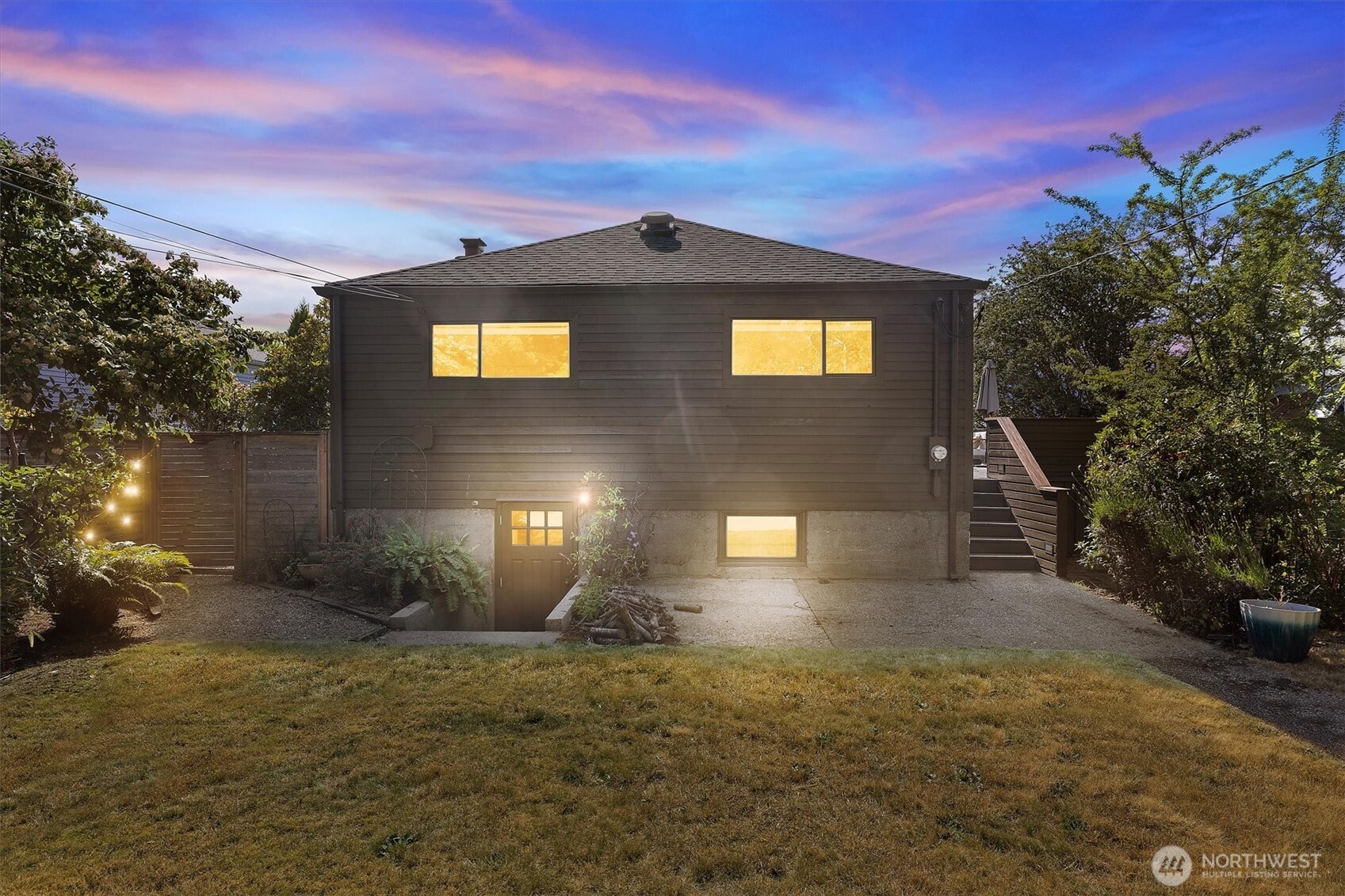 9740 Phinney Avenue N