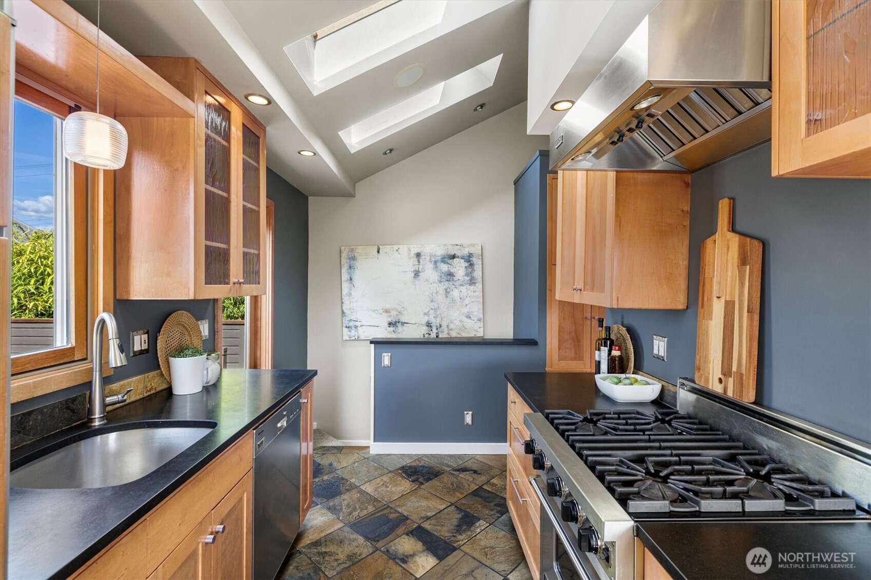 9740 Phinney Avenue N