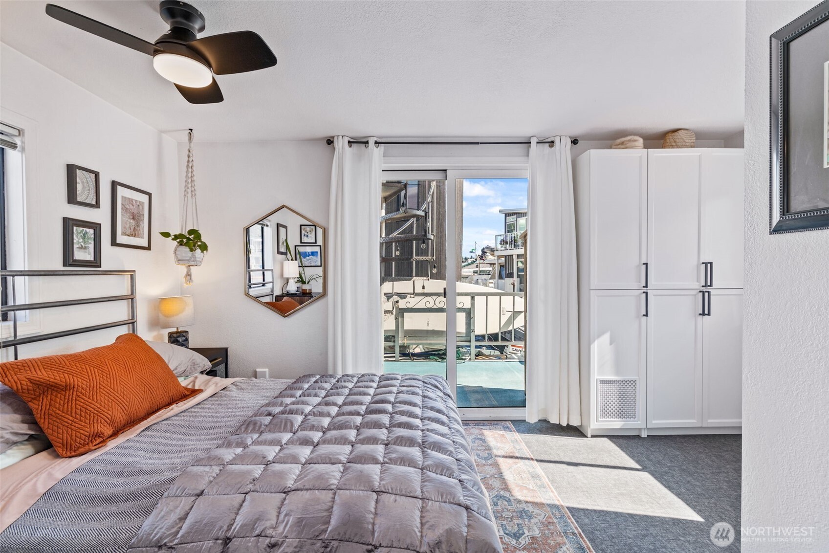 2401 N Northlake Way Unit: F6