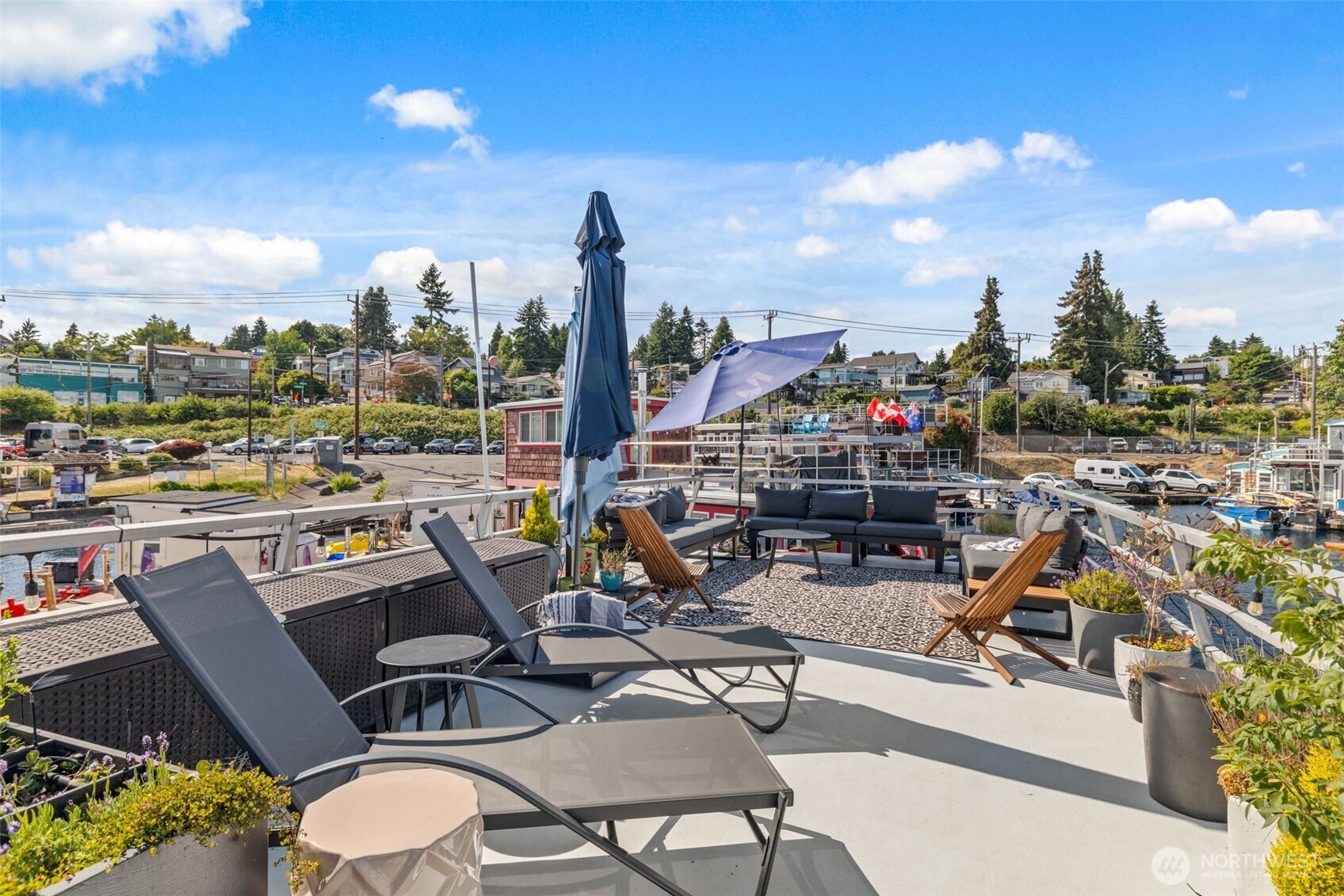 2401 N Northlake Way Unit: F6