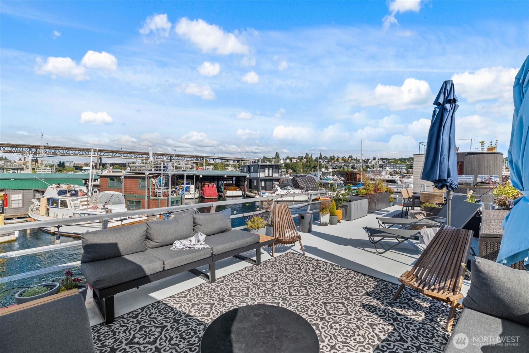2401 N Northlake Way Unit: F6