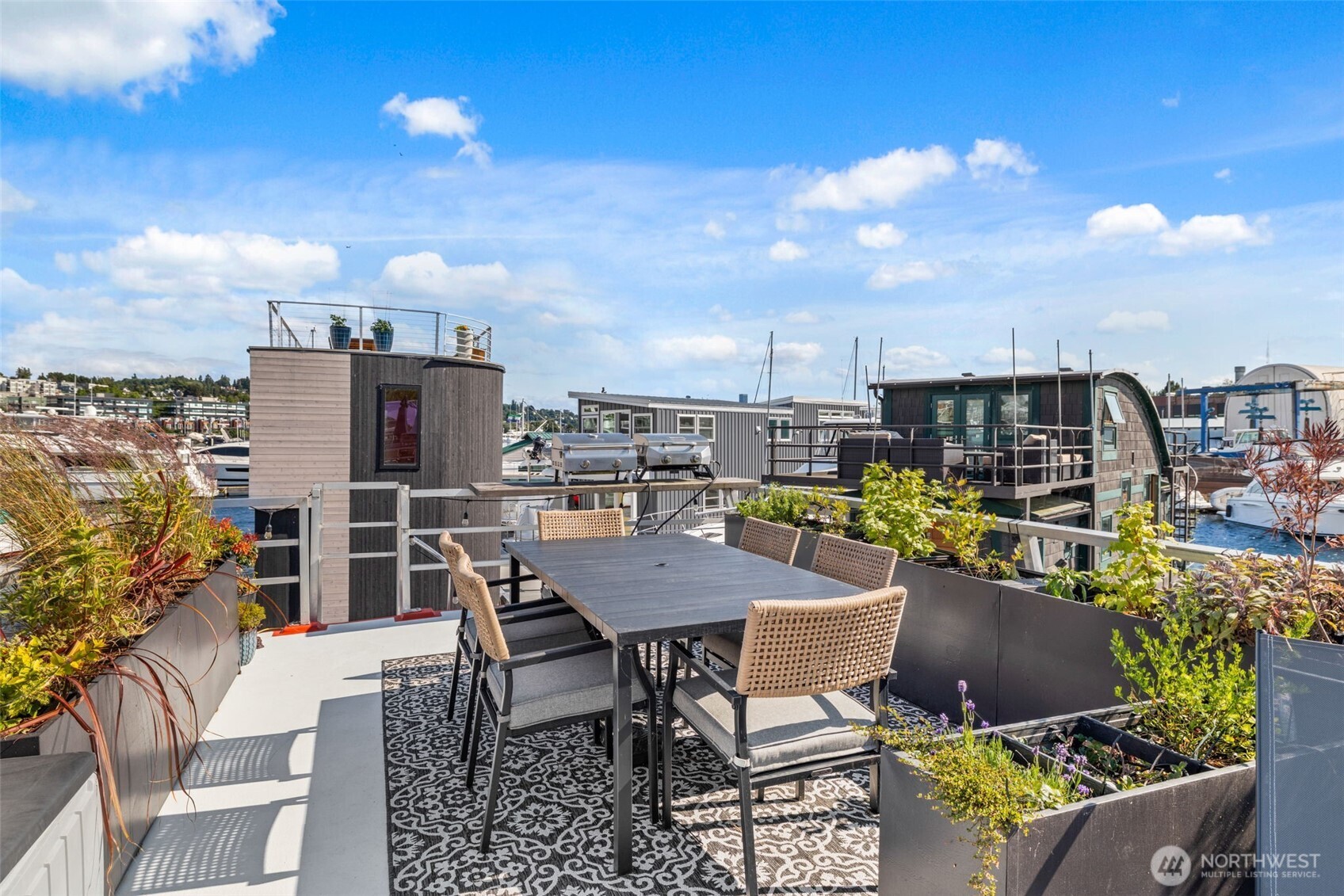 2401 N Northlake Way Unit: F6