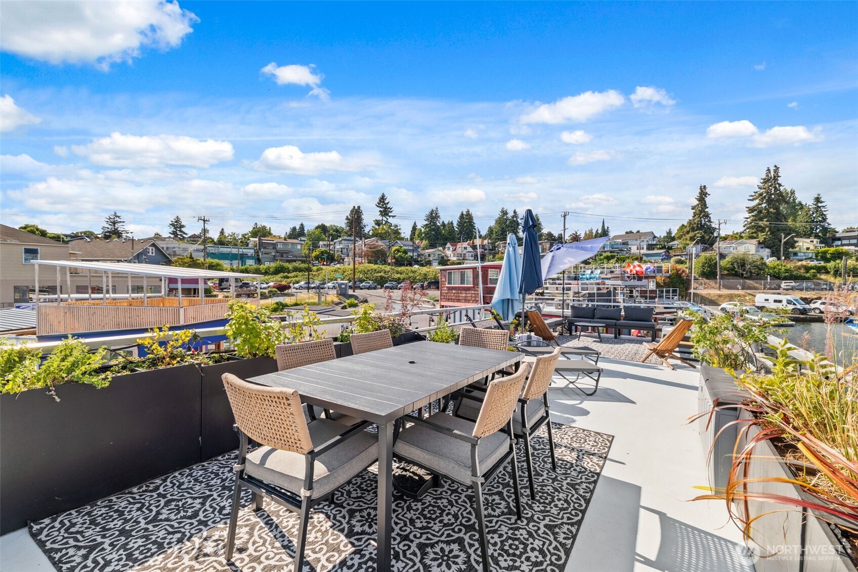 2401 N Northlake Way Unit: F6