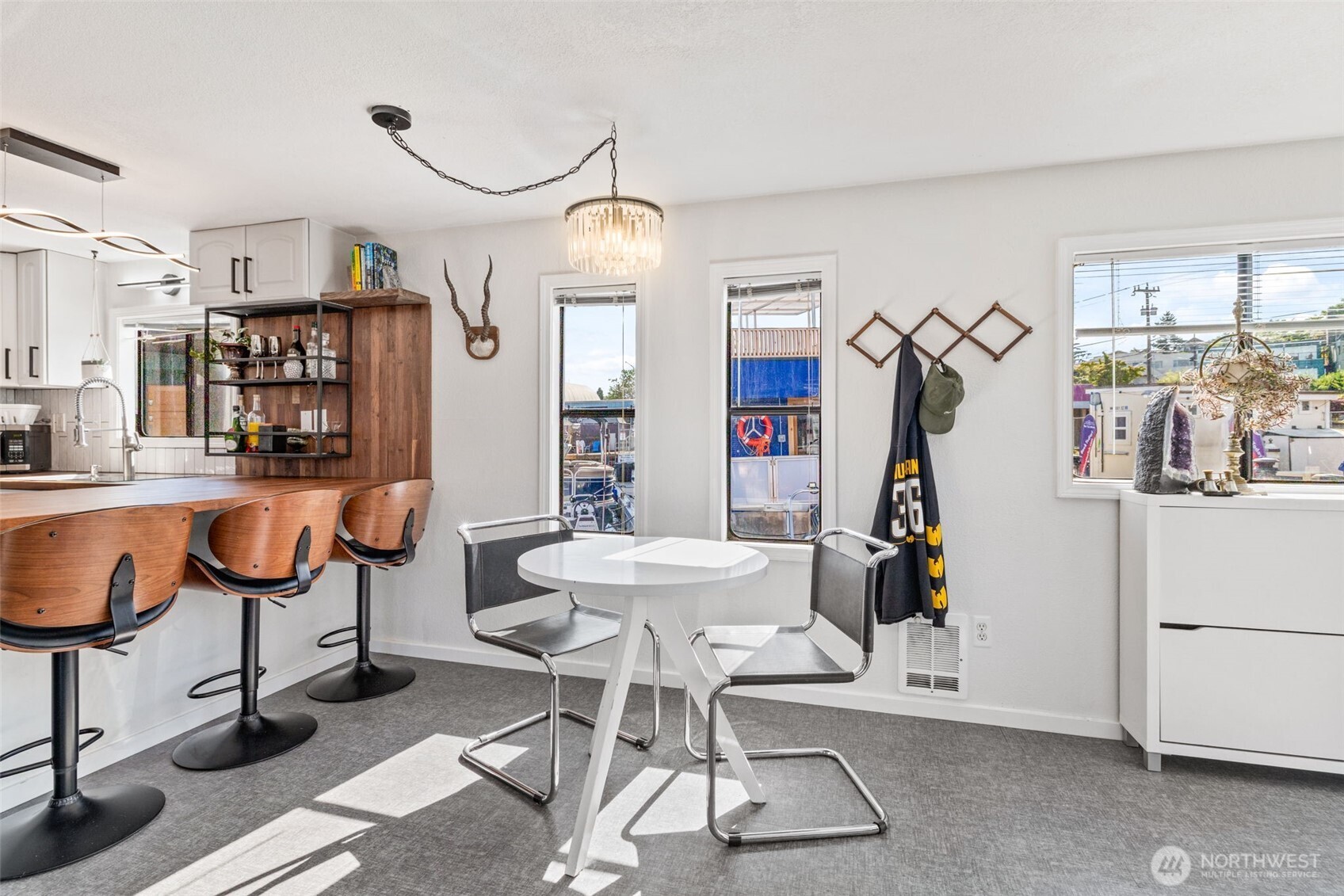 2401 N Northlake Way Unit: F6