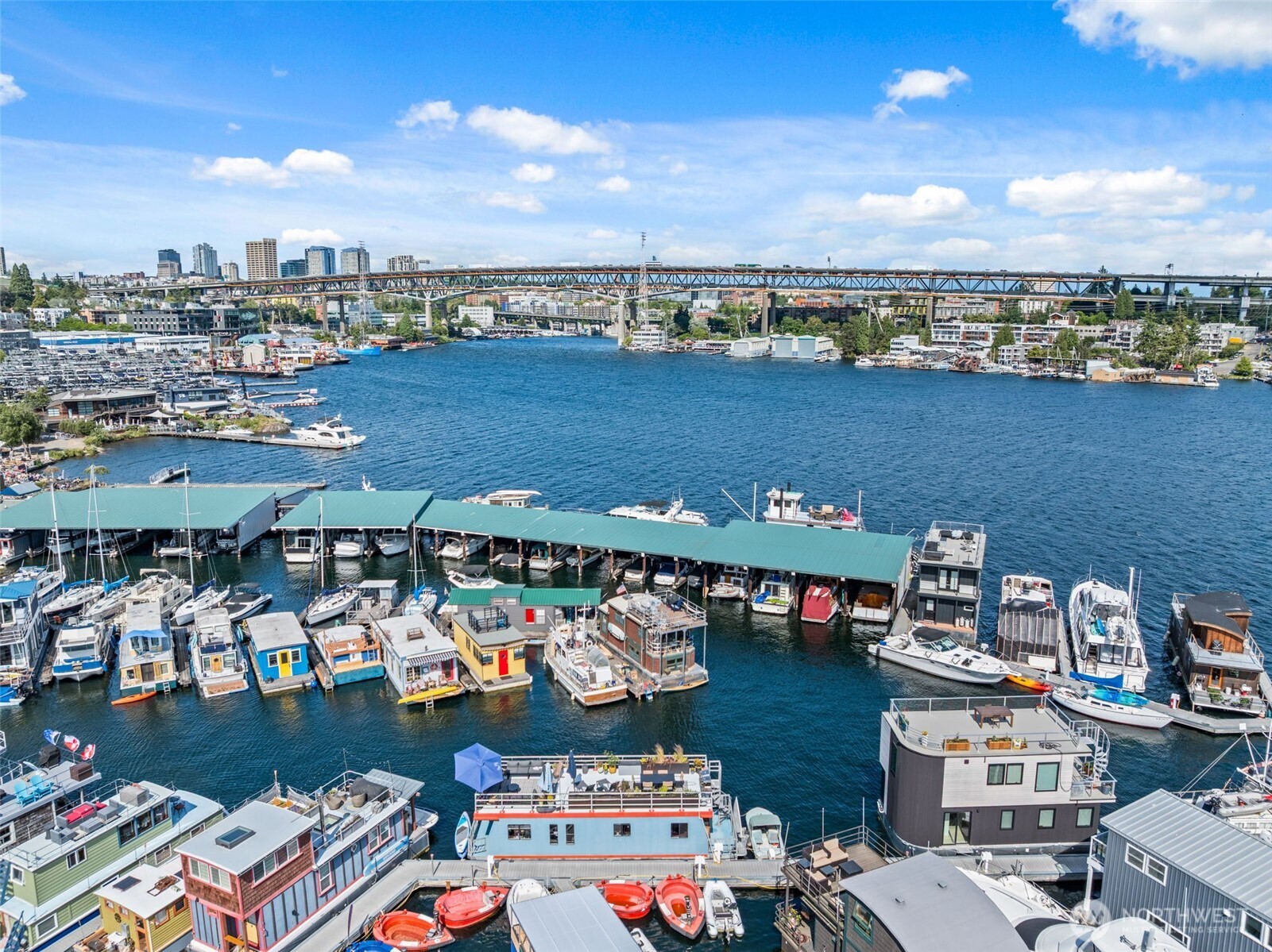 2401 N Northlake Way Unit: F6