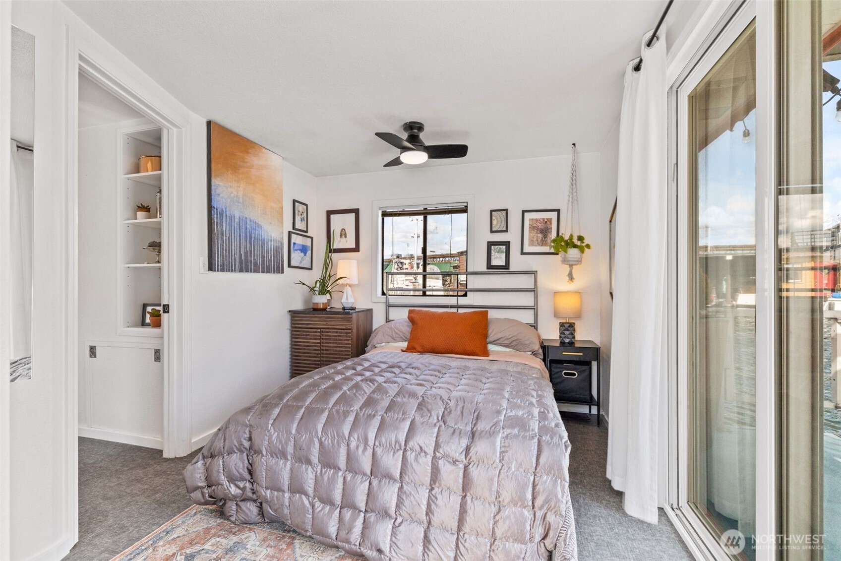 2401 N Northlake Way Unit: F6