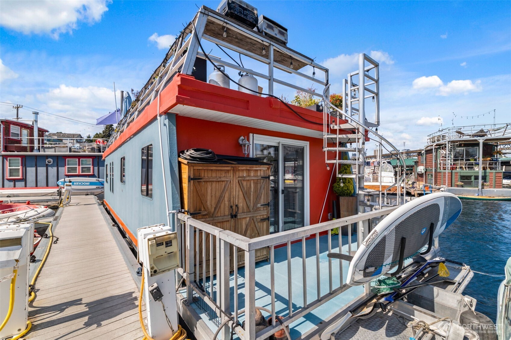 2401 N Northlake Way Unit: F6