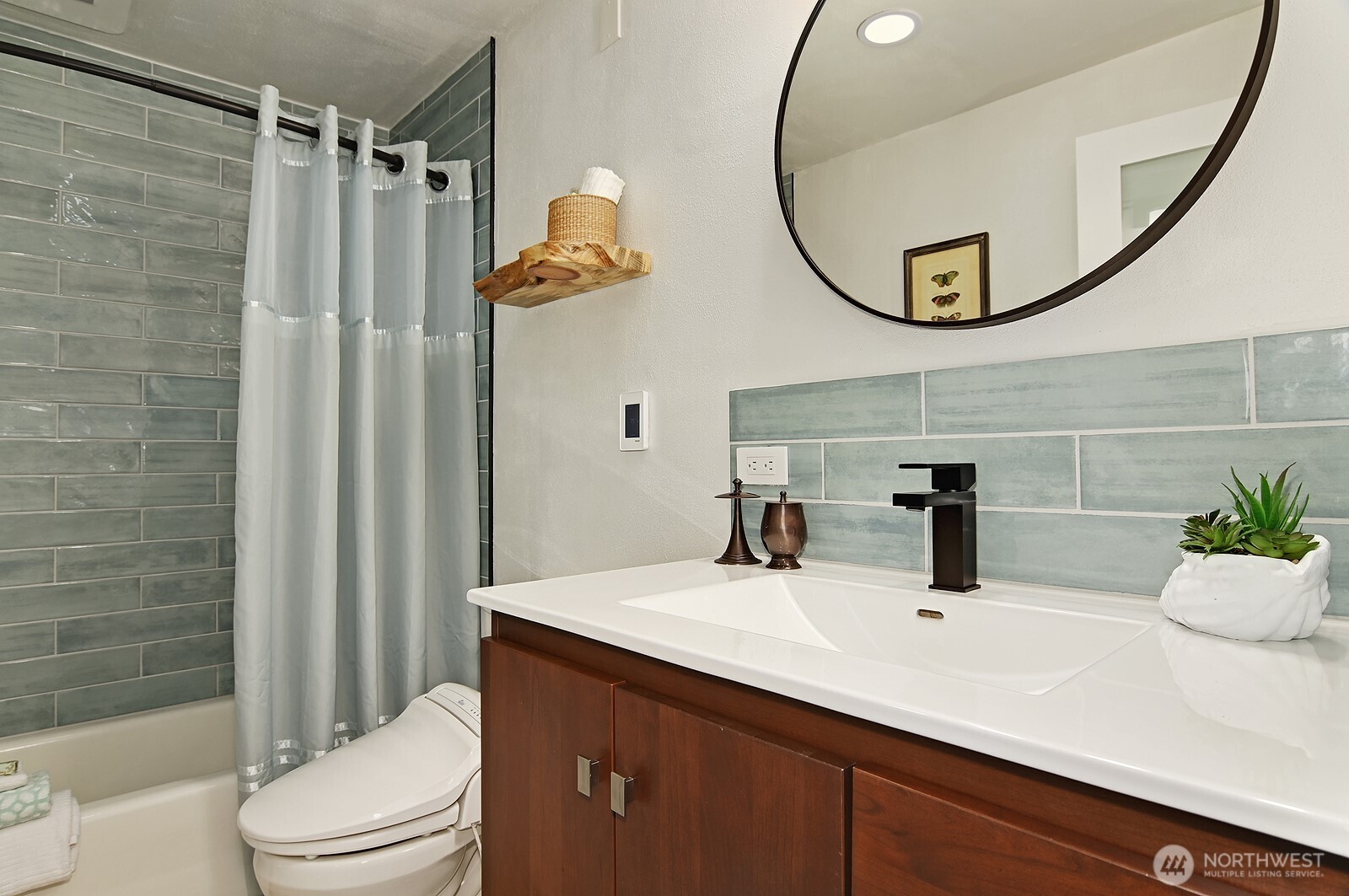 17221 Palatine Avenue N