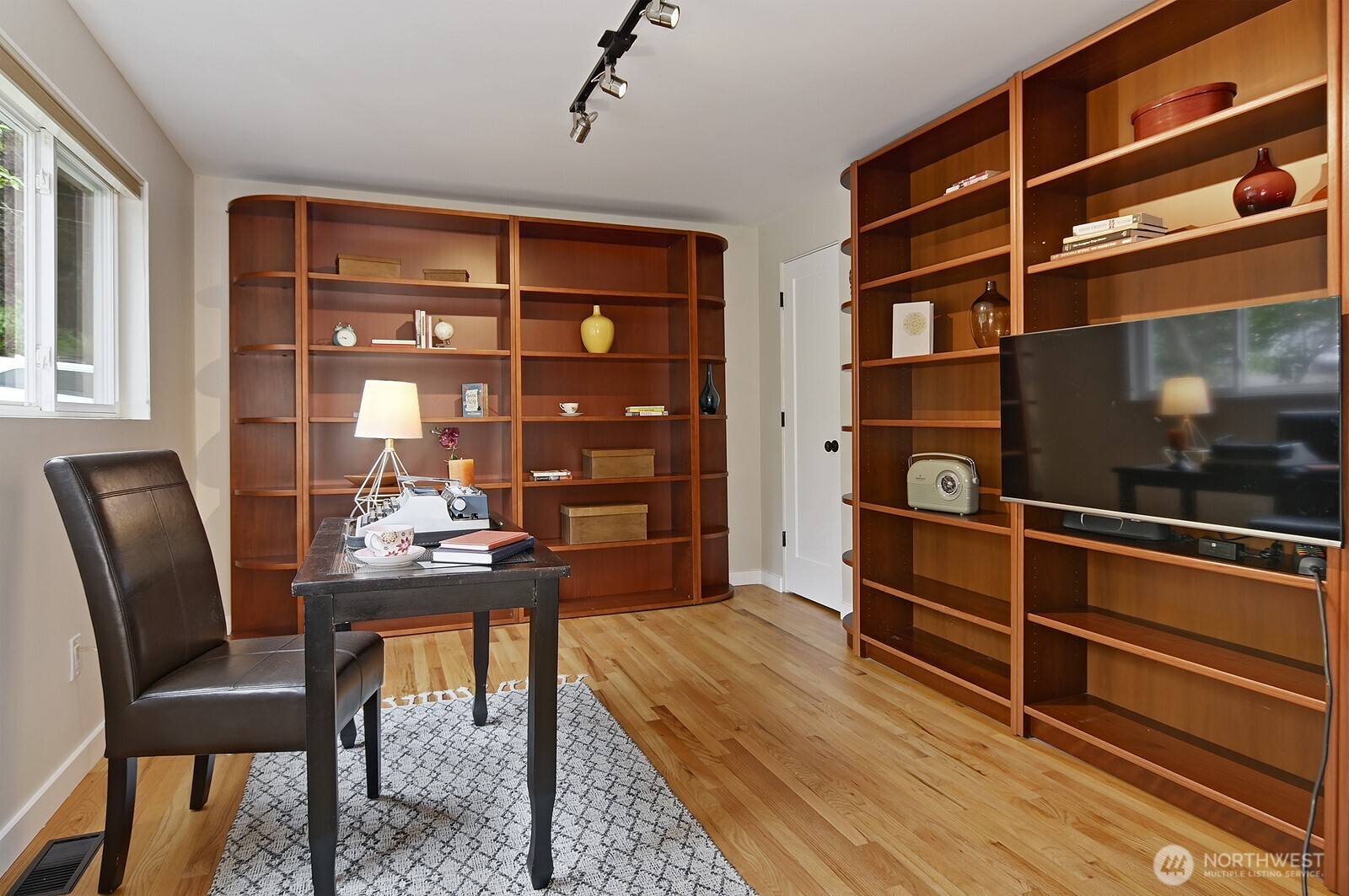 17221 Palatine Avenue N