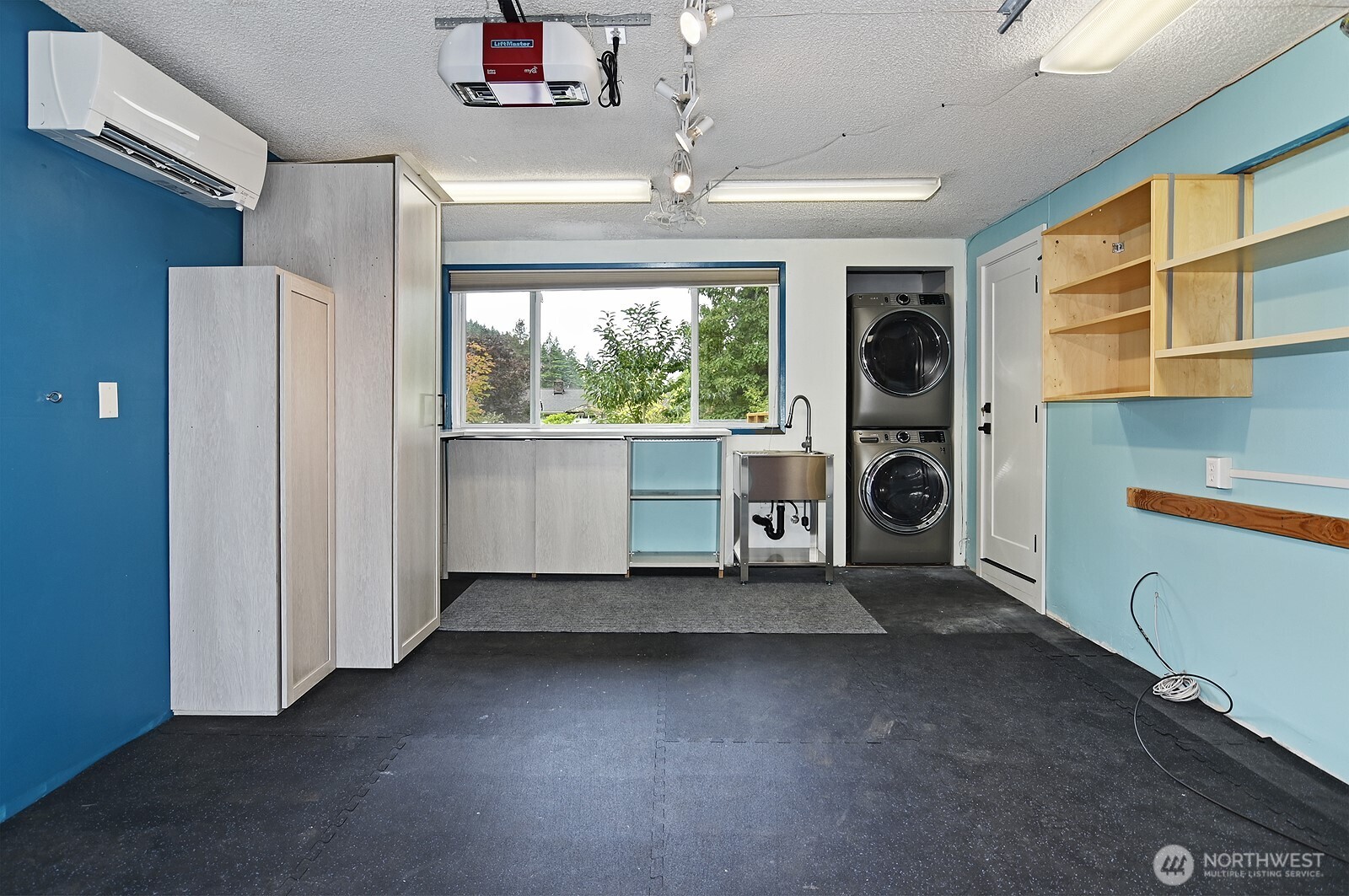 17221 Palatine Avenue N